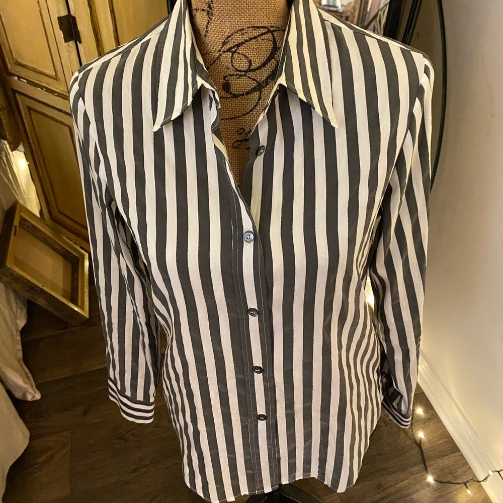 Burberry London blouse. Charcoal and white. Ladies 8